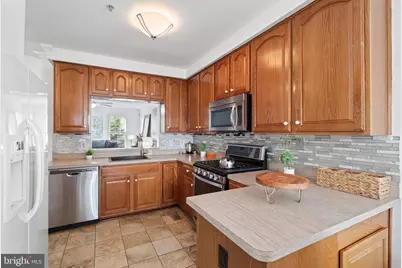 8846 Ashgrove House Lane #101, Vienna, VA 22182 - Photo 6