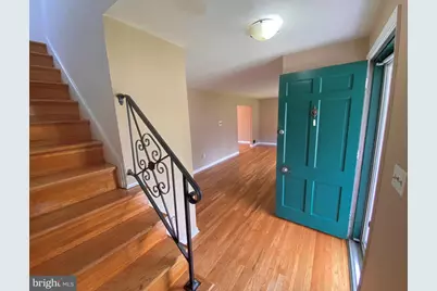 8121 Edmonton Court, Springfield, VA 22152 - Photo 2
