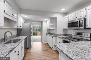 9911 Finian Ct, Vienna, VA 22181 - Photo 8