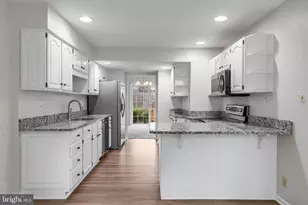 9911 Finian Ct, Vienna, VA 22181 - Photo 6