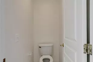 5257 Winter View Dr, Alexandria, VA 22312 - Photo 64