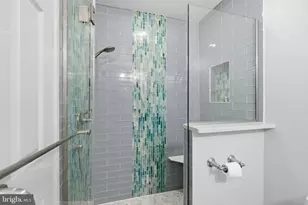 6924 Mclean Park Manor Ct, McLean, VA 22101 - Photo 14