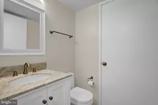 2665 Glengyle Dr, Vienna, VA 22181 - Photo 14