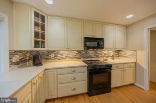 9552 Grande Oaks Ct, Vienna, VA 22181 - Photo 8