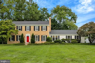 10004 Minburn Street, Great Falls, VA 22066 - Photo 2