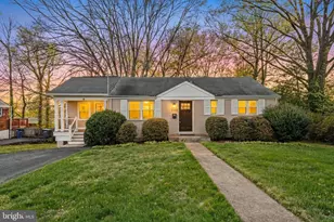 2722 Woodley Pl, Falls Church, VA 22046 - Photo 2
