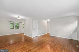 2722 Woodley Pl, Falls Church, VA 22046 - Photo 8