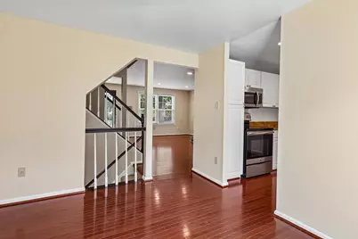 2984 Braxton Wood Court, Fairfax, VA 22031 - Photo 8