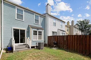 2984 Braxton Wood Ct, Fairfax, VA 22031 - Photo 2