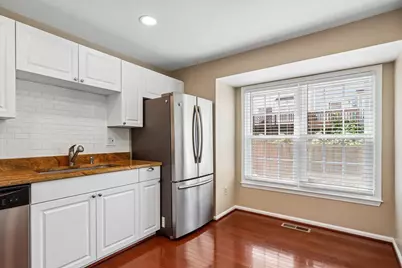 2984 Braxton Wood Court, Fairfax, VA 22031 - Photo 6