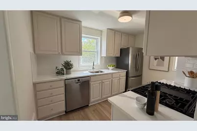2834 Summerfield Road, Falls Church, VA 22042 - Photo 2