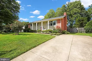 2504 Stirrup Ln, Alexandria, VA 22308 - Photo 2
