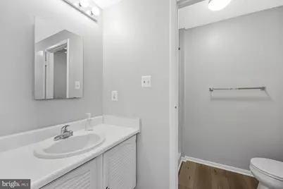 8025 Tyson Oaks Circle, Vienna, VA 22182 - Photo 18