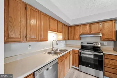 8025 Tyson Oaks Circle, Vienna, VA 22182 - Photo 6