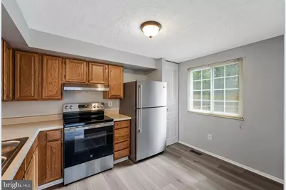 8025 Tyson Oaks Circle, Vienna, VA 22182 - Photo 8