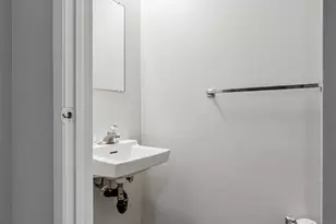 8025 Tyson Oaks Cir, Vienna, VA 22182 - Photo 28