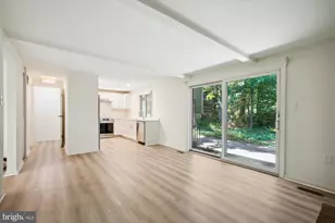 11571 Shadbush Ct, Reston, VA 20191 - Photo 2