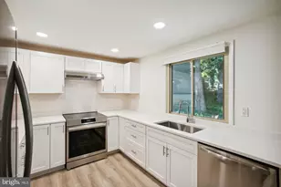 11571 Shadbush Ct, Reston, VA 20191 - Photo 1