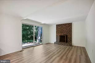 11571 Shadbush Ct, Reston, VA 20191 - Photo 4
