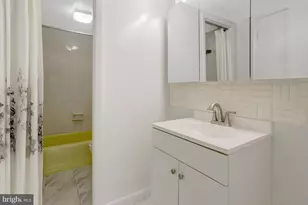 6137 Leesburg Pike, Falls Church, VA 22041 - Photo 16