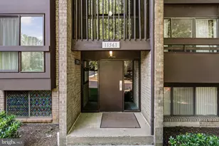 11561 Rolling Green Ct, Reston, VA 20191 - Photo 2