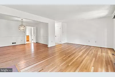 7384 Hallcrest Drive, McLean, VA 22102 - Photo 6