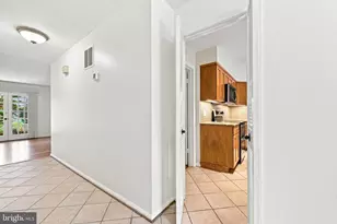 7384 Hallcrest Dr, McLean, VA 22102 - Photo 4