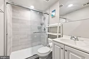 8602 Village Dr, Alexandria, VA 22309 - Photo 12