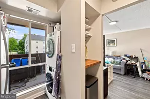 8602 Village Dr, Alexandria, VA 22309 - Photo 8