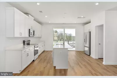 13708 Aviation Place, Herndon, VA 20171 - Photo 12