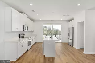 13708 Aviation Pl, Herndon, VA 20171 - Photo 12