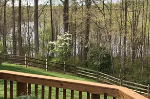 8101 Jeffrey Ct, Fairfax Station, VA 22039 - Photo 2