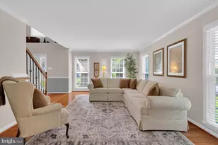 8101 Jeffrey Ct, Fairfax Station, VA 22039 - Photo 10