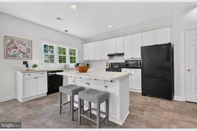 2565 Holly Manor Drive, Falls Church, VA 22043 - Photo 8
