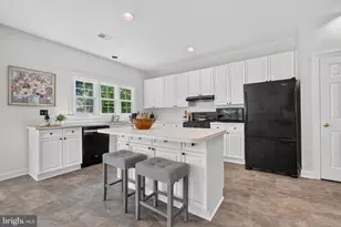 2565 Holly Manor Dr, Falls Church, VA 22043 - Photo 8