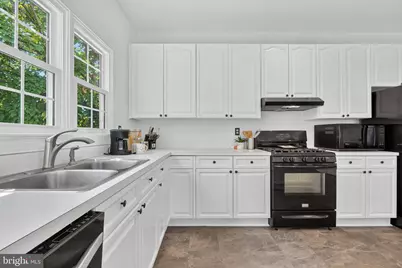 2565 Holly Manor Drive, Falls Church, VA 22043 - Photo 10