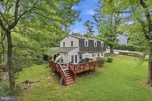 300 Broadleaf Dr NE, Vienna, VA 22180 - Photo 2