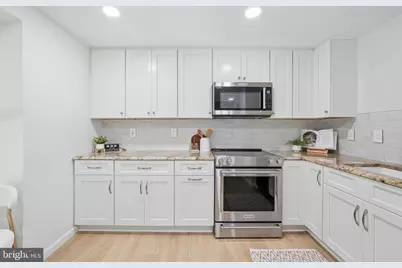 11005 Barton Hill Court, Reston, VA 20191 - Photo 4