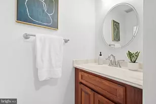 11005 Barton Hill Ct, Reston, VA 20191 - Photo 16