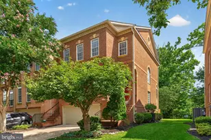 9199 Point Replete Dr, Fort Belvoir, VA 22060 - Photo 2
