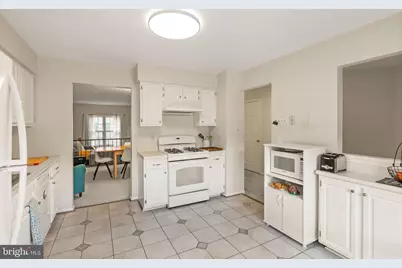 7877 Hampton Village Pass, Annandale, VA 22003 - Photo 12