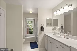 7877 Hampton Village Pass, Annandale, VA 22003 - Photo 4