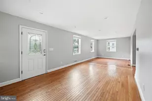 2918 Monroe Pl, Falls Church, VA 22042 - Photo 2
