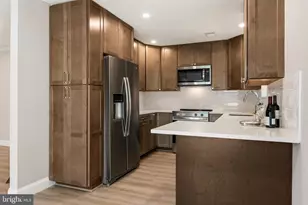 11026 Villaridge Ct, Reston, VA 20191 - Photo 10