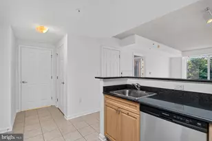 2726 Gallows Rd, Vienna, VA 22180 - Photo 4