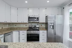 9681 Dutchman Dr, Lorton, VA 22079 - Photo 12