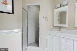 9681 Dutchman Dr, Lorton, VA 22079 - Photo 32