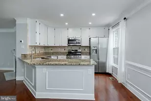 9681 Dutchman Dr, Lorton, VA 22079 - Photo 10