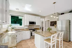 8929 Mountain Ash Dr, Springfield, VA 22153 - Photo 22