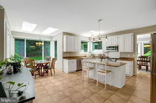 8929 Mountain Ash Dr, Springfield, VA 22153 - Photo 18